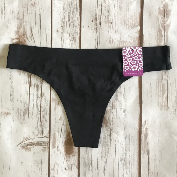 Women’s No Show Seamless Black Thong - Picture 3 of 5